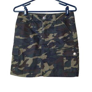 VIP Jeans Women's Large Green Camouflage Cargo Mini Skirt Classic Pockets Casual